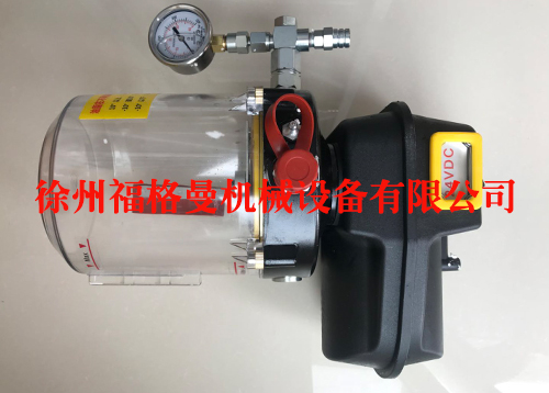 。徐工RP952黄油泵 摊铺机集中润滑泵.jpg